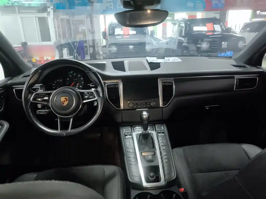 Macan 2017 Macan 2.0T купить на сайте DeffCars