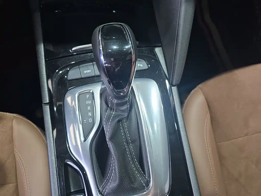 Regal 2019 20T Elite National VI купить на сайте DeffCars