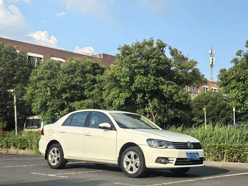 Bora 2014 1.6L automatic comfort type купить на сайте DeffCars