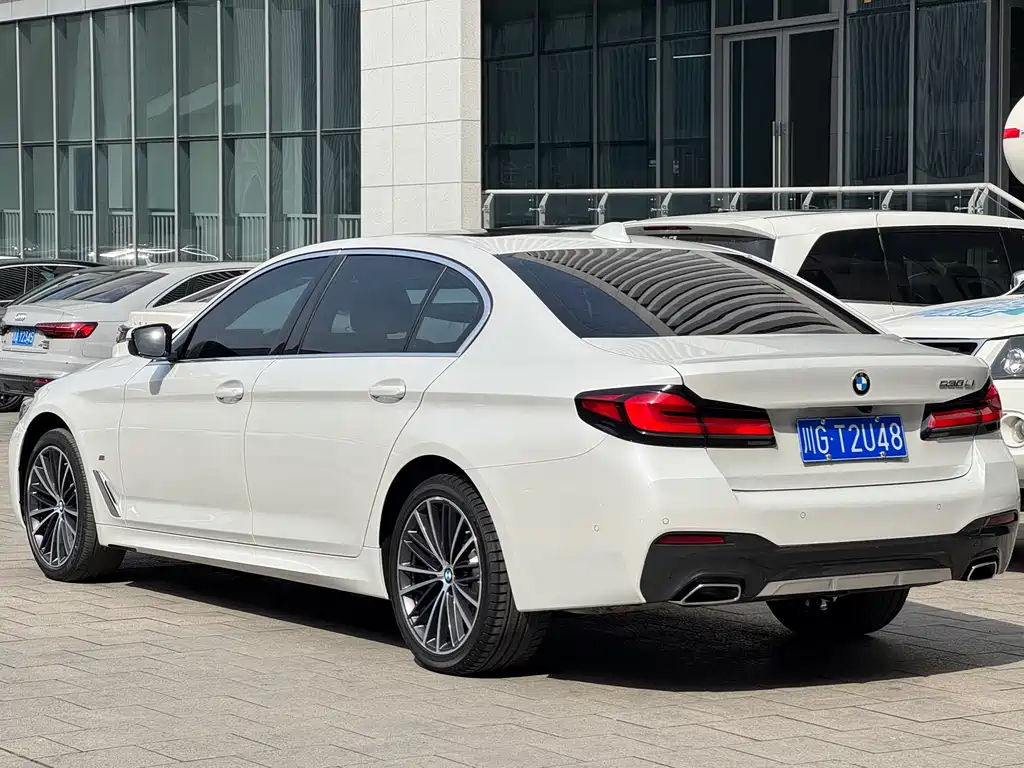 BMW 5 Series 2022 facelift 530Li leading M sports package купить на сайте DeffCars