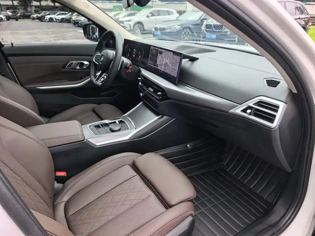 BMW 3 Series 2025 330Li M Sports Night Package купить на сайте DeffCars