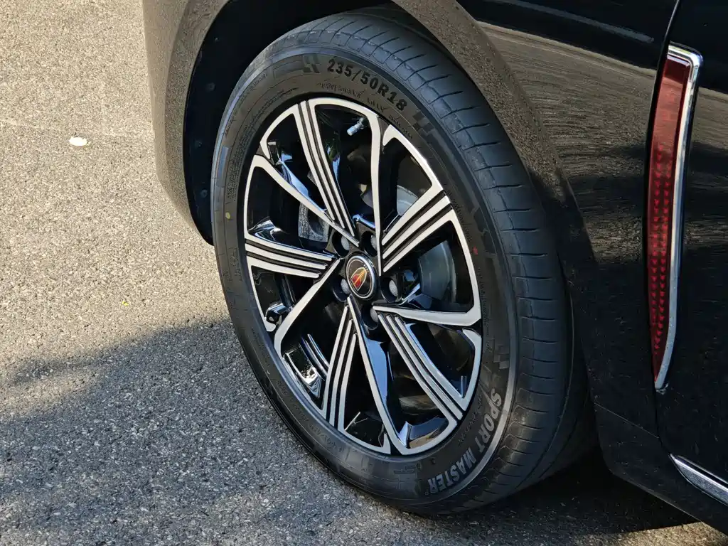 Hongqi H5 PHEV 2025 170 super hybrid version купить на сайте DeffCars