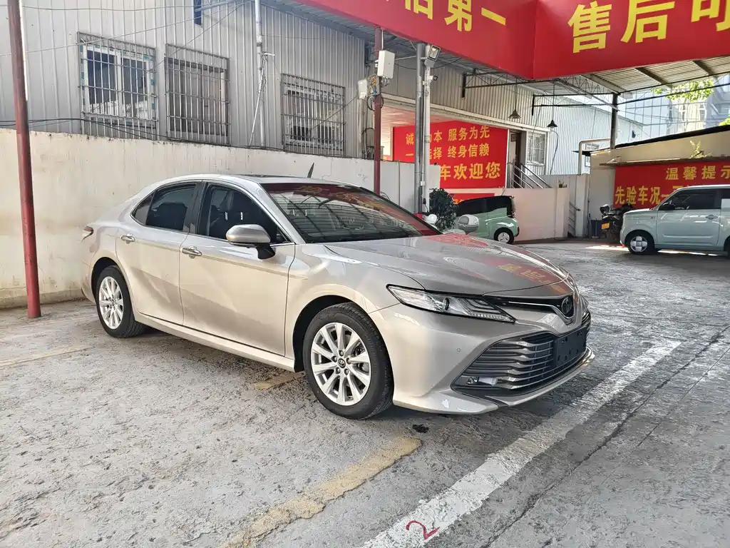 Camry 2018 2.0G Deluxe Edition купить на сайте DeffCars