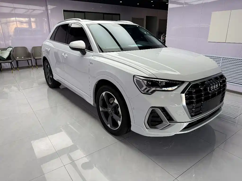 Audi Q3 2022 35 TFSI Fashionable and Dynamic купить на сайте DeffCars