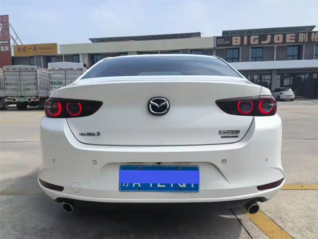 Mazda3 Angkesela 2025 2.0L Automatic Premium Edition купить на сайте DeffCars