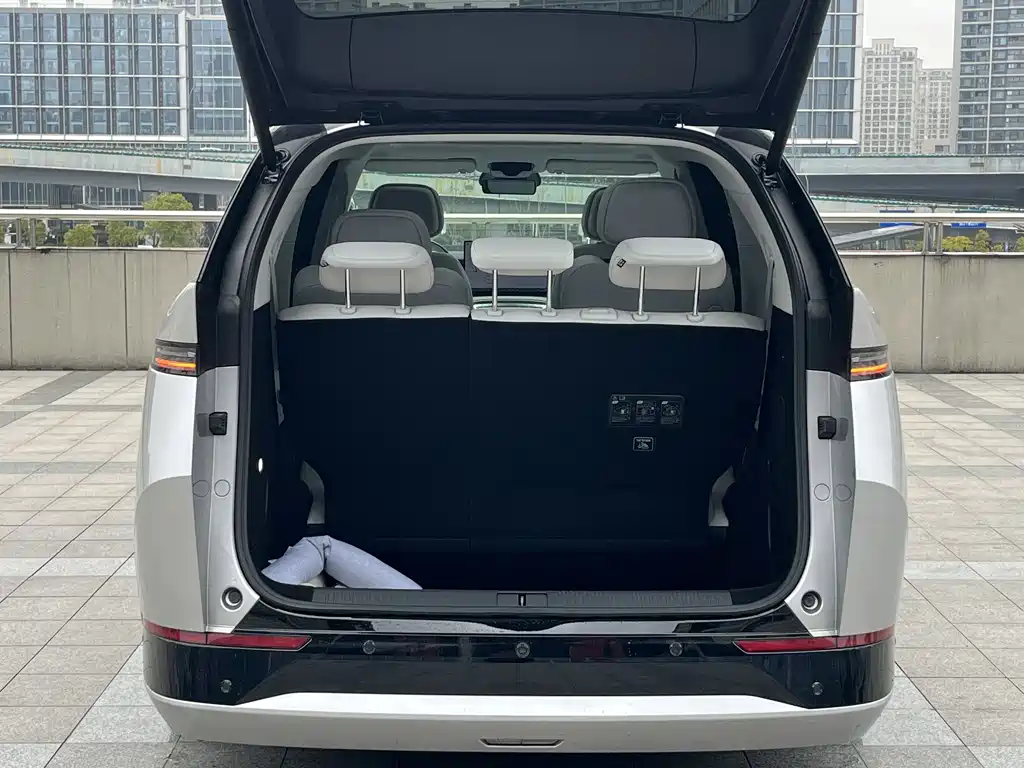 Xpeng X9 2024 model 610 long battery life Max купить на сайте DeffCars