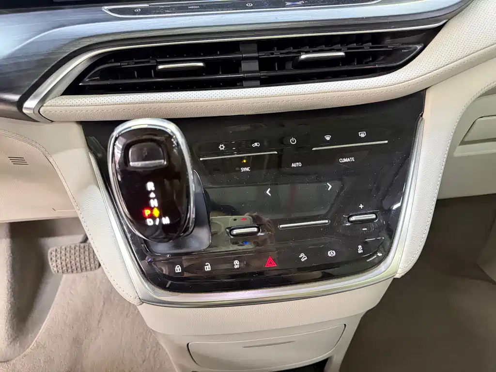 Buick GL8 2022 ES Lu Zun 653T Comfort Type купить на сайте DeffCars