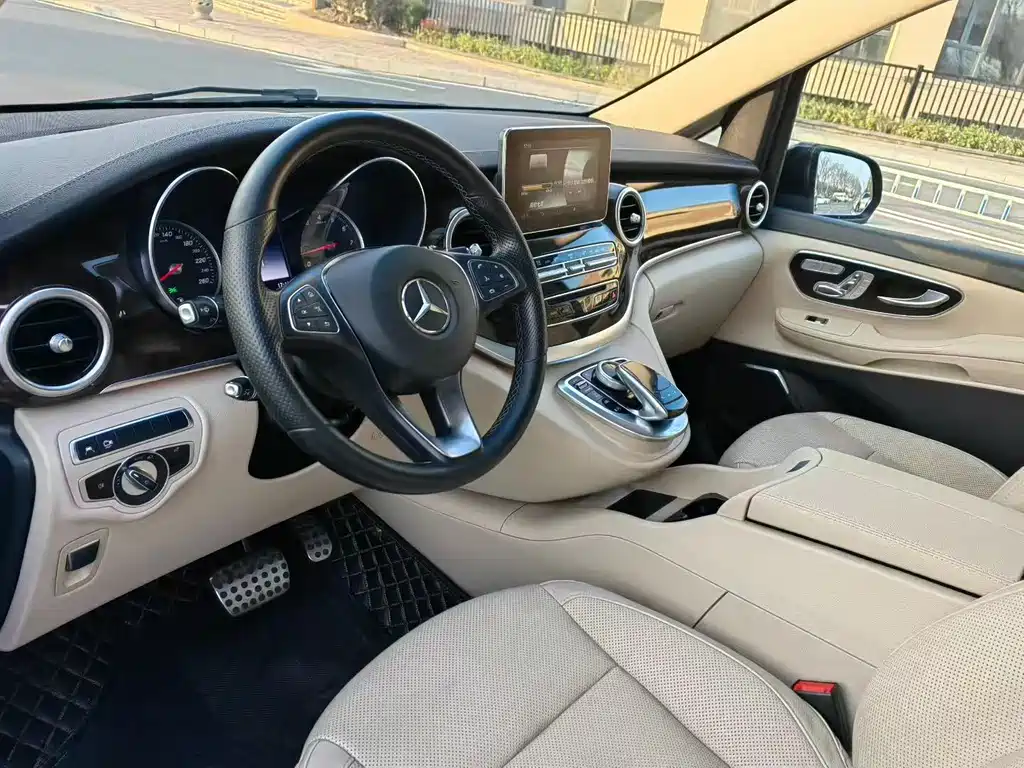 Mercedes-Benz V-Class 2018 V 260 L Premium Extended Edition National VI купить на сайте DeffCars