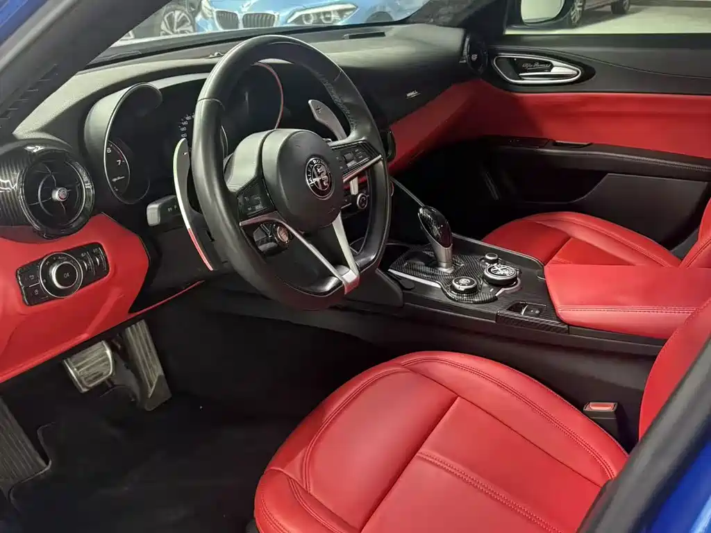Giulia 2017 2.0T 280HP Luxury Edition купить на сайте DeffCars