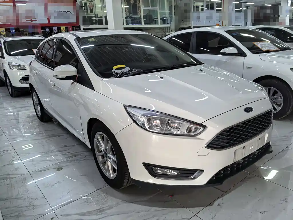 Focus 2017 hatchback EcoBoost 125 automatic super stylish smart mobility version купить на сайте DeffCars