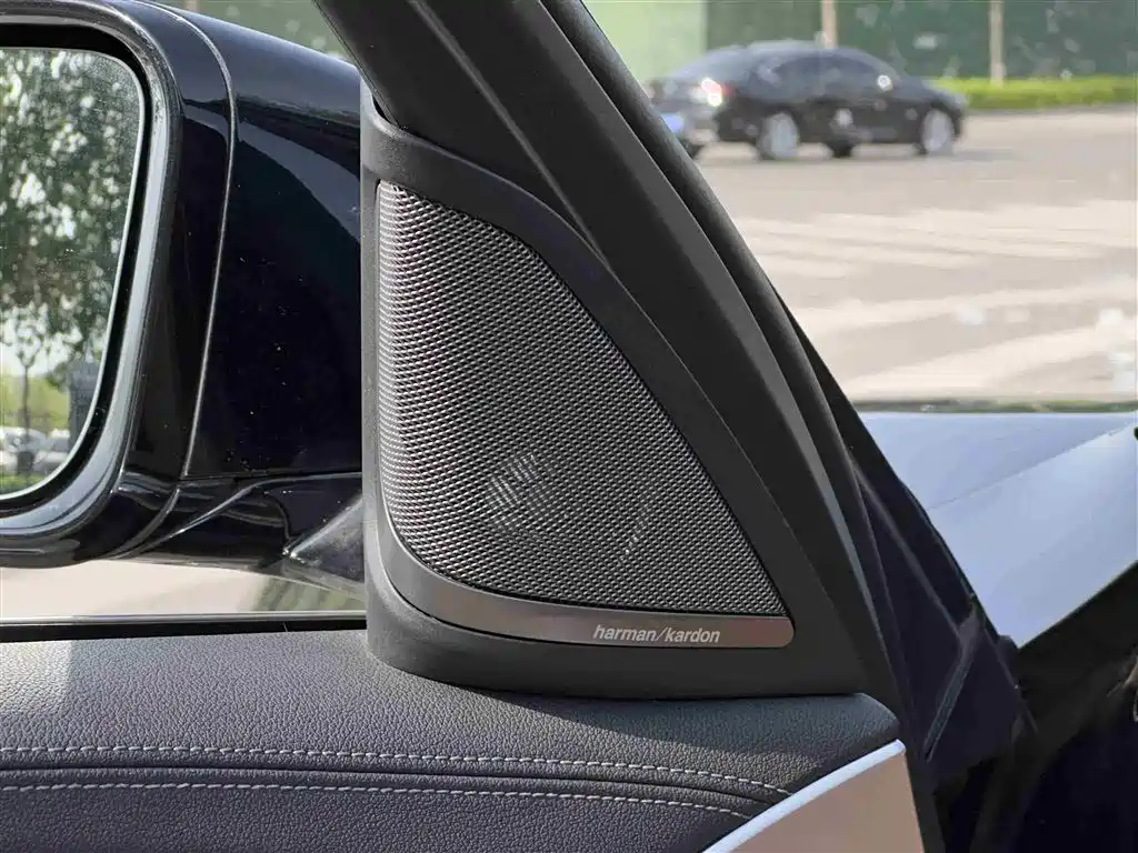 BMW 5 Series New Energy 2022 535Le Pioneer Edition M Sports Package купить на сайте DeffCars
