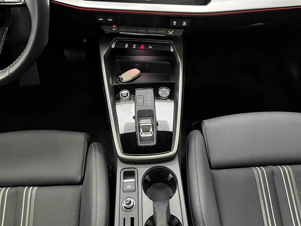 Audi A3 2023 facelift Sportback 35 TFSI stylish and sporty купить на сайте DeffCars