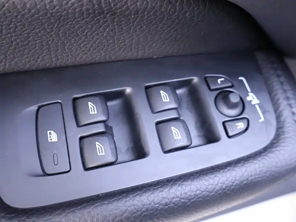 Volvo XC60 2020 T5 four-wheel drive Zhiyi Luxury Edition купить на сайте DeffCars