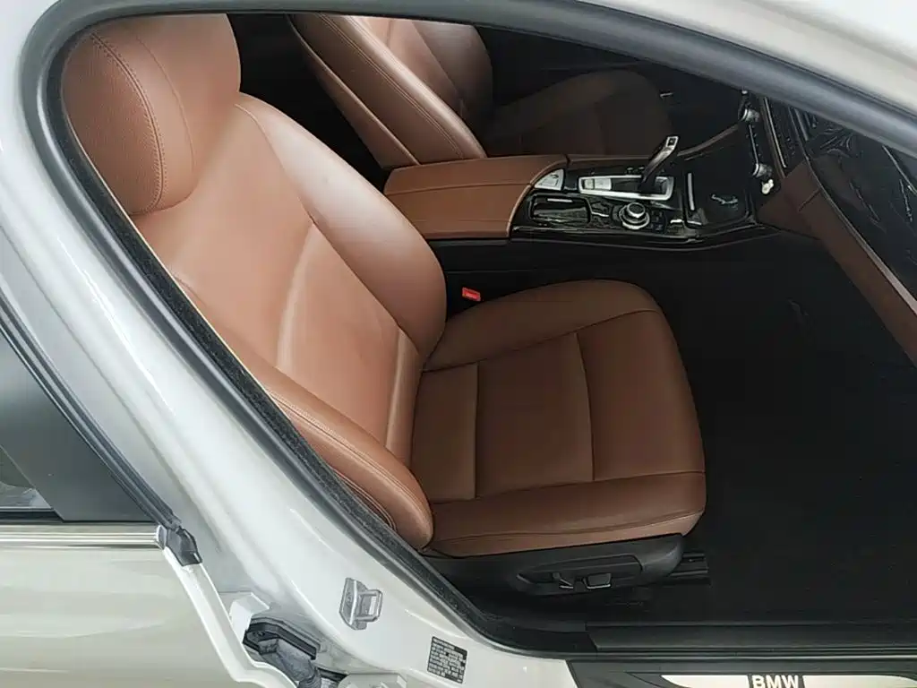 BMW 5 Series 2014 525Li Leading Model купить на сайте DeffCars