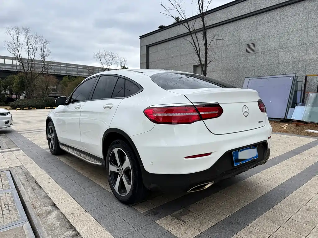 Mercedes-Benz GLC Coupe 2018 GLC 200 4MATIC Coupe SUV купить на сайте DeffCars