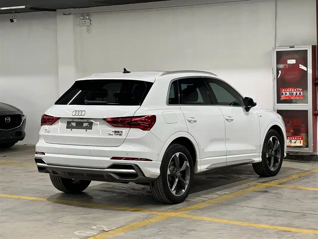 Audi Q3 2022 35 TFSI Fashionable and Dynamic купить на сайте DeffCars