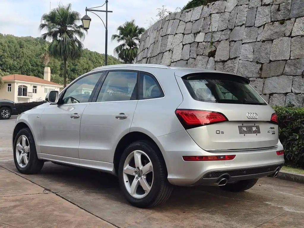 Audi Q5 2018 Collector's Edition 40 TFSI Enterprising купить на сайте DeffCars