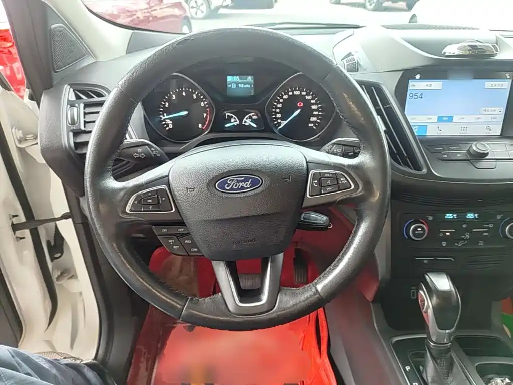 Escape 2019 EcoBoost 180 two-wheel drive platinum airfoil National VI купить на сайте DeffCars