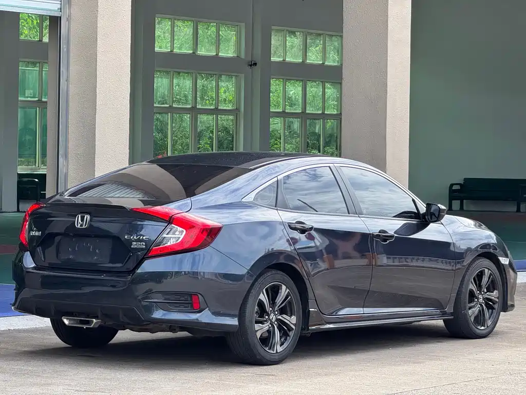 Civic 2019 220TURBO CVT Combustion Edition Country VI купить на сайте DeffCars