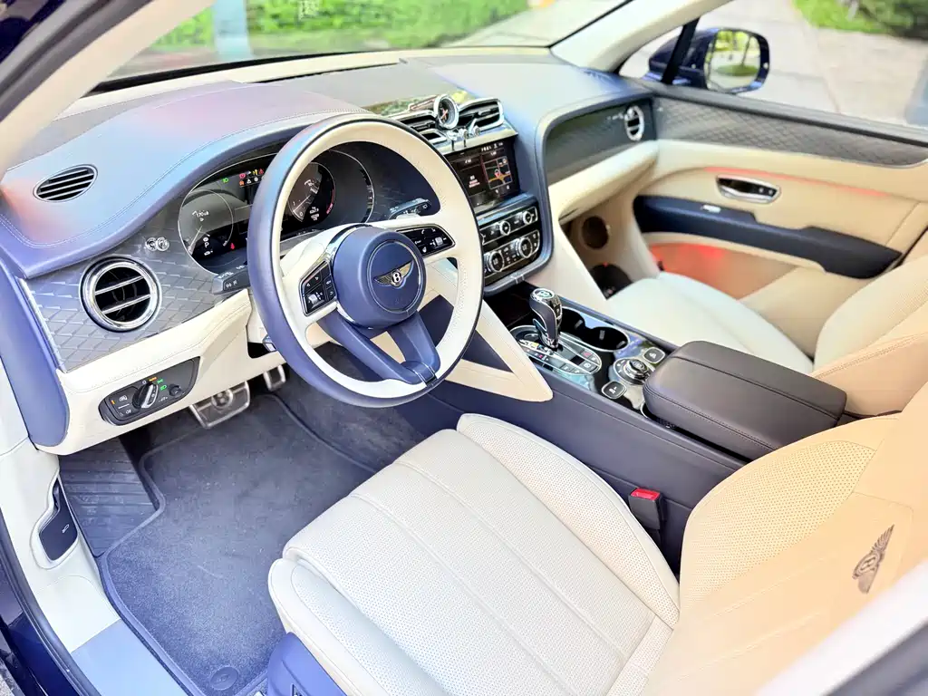 Bentayga 2022 4.0T V8 купить на сайте DeffCars