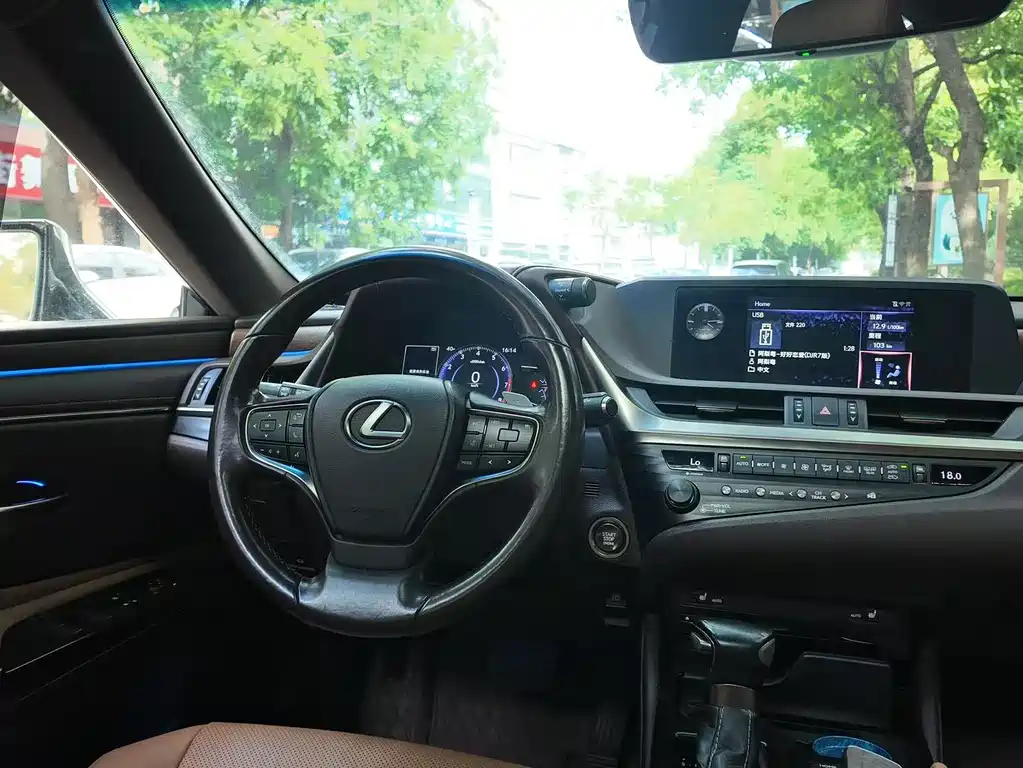 Lexus ES 2018 200 Excellence Edition National V купить на сайте DeffCars