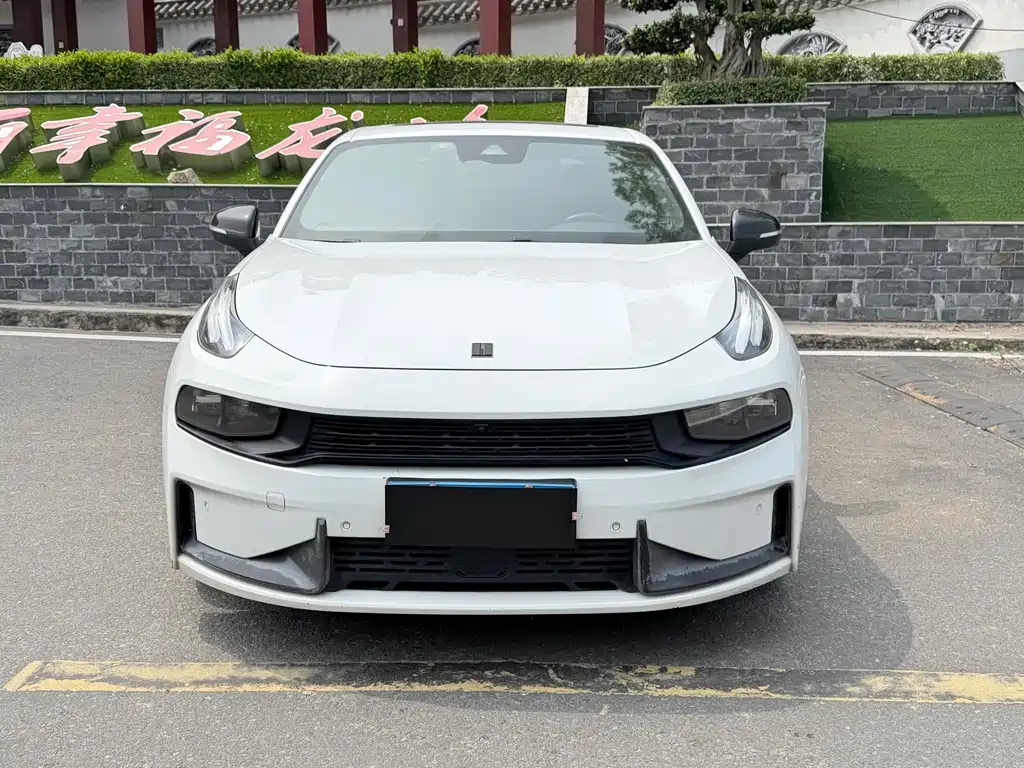Lynk & Co 03 2019 2.0TD Automatic Pro Edition купить на сайте DeffCars
