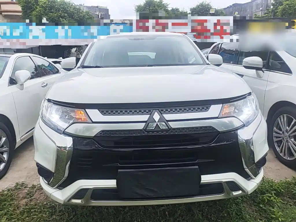 Outlander 2021 facelift 2.0L 2WD smooth version 5 seats купить на сайте DeffCars
