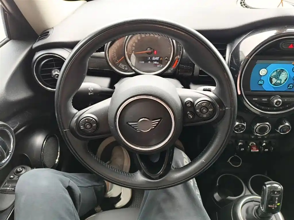MINI 2018 1.5T ONE PLUS купить на сайте DeffCars