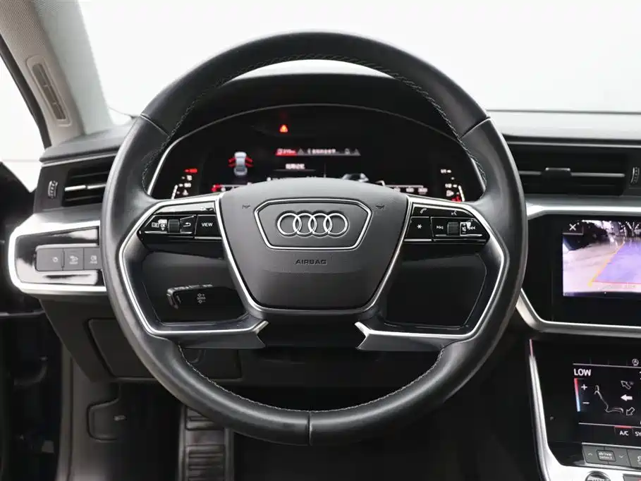 Audi A7L 2024 45TFSI S-line Dream Building Liquid Crystal Package купить на сайте DeffCars