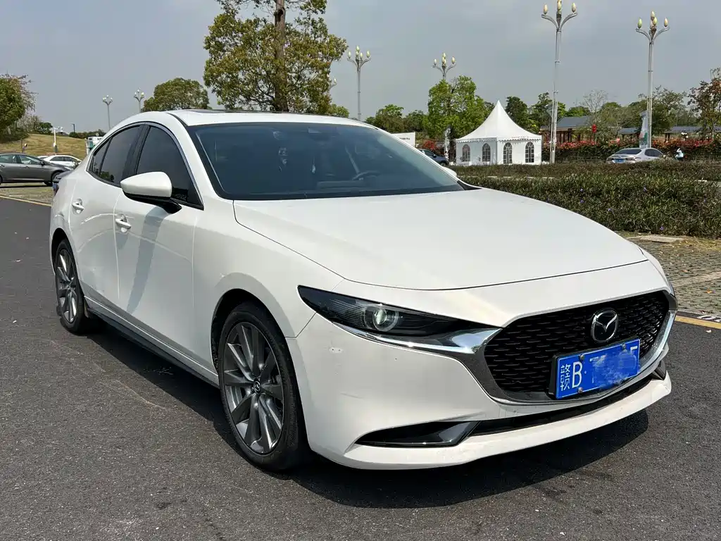 Mazda3 Angkesela 2023 2.0L Automatic Premium Edition купить на сайте DeffCars