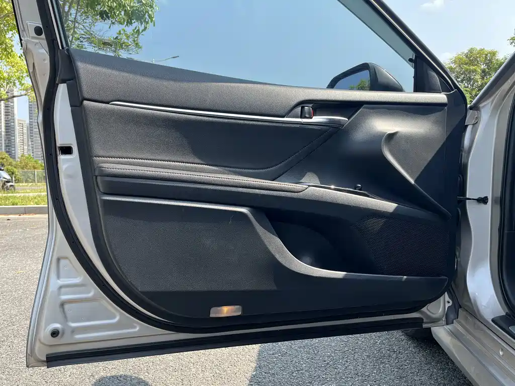 Camry 2018 2.5G Deluxe Edition купить на сайте DeffCars