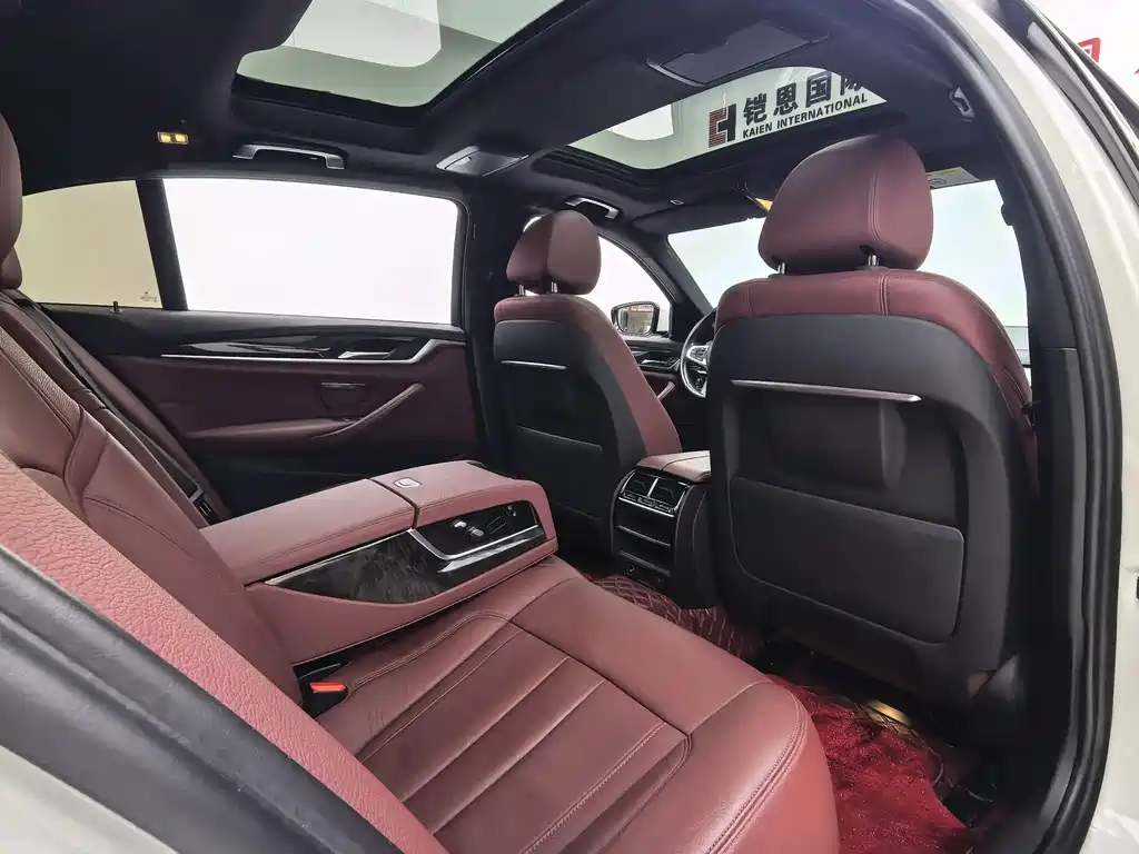BMW 5 Series 2019 facelift 530Li leading M sports package купить на сайте DeffCars