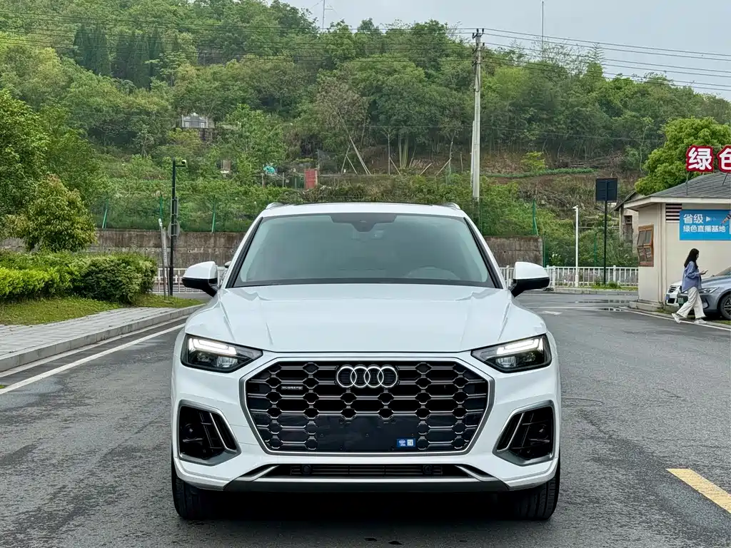 Audi Q5L 2022 40T luxury and dynamic model купить на сайте DeffCars