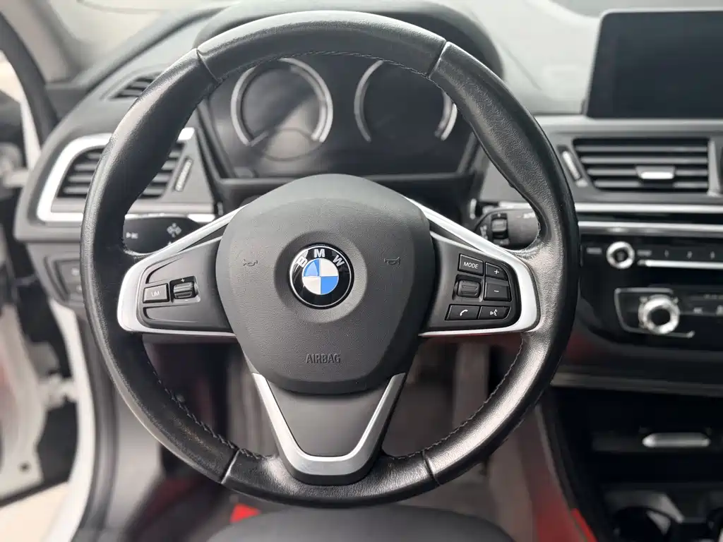 BMW 1 Series 2018 118i Sports купить на сайте DeffCars
