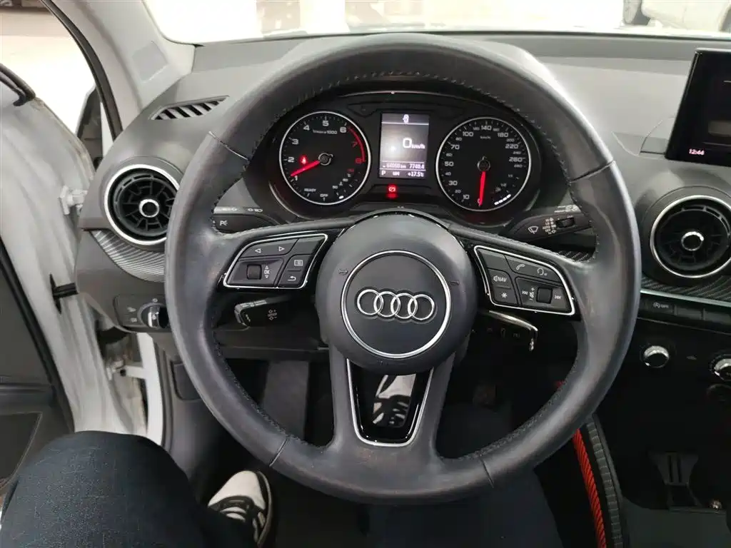Audi Q2L 2018 35 TFSI launches exclusive version, National V купить на сайте DeffCars