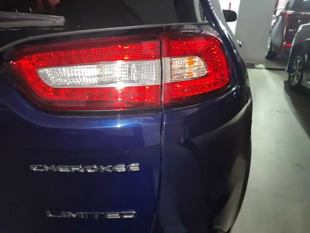 Cherokee (Китай) 2017 2.4L Leading Smart Edition купить на сайте DeffCars