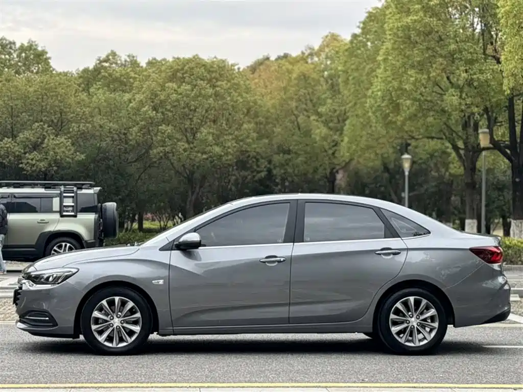 Cruze 2022 320 Automatic Sunroof Edition купить на сайте DeffCars
