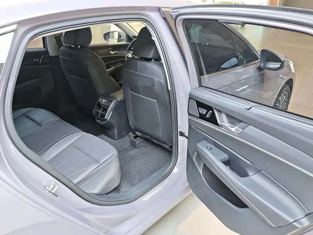 Passat 2025 Pro 380TSI Dragon Edition купить на сайте DeffCars