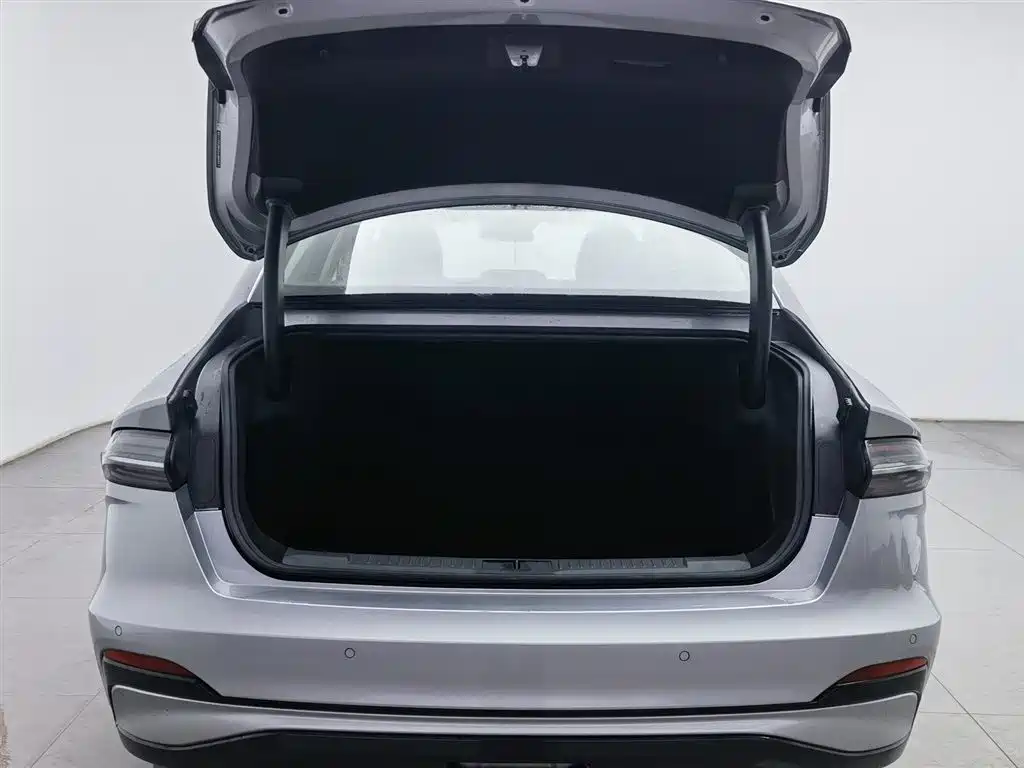 Lincoln Z 2024 2.0T two-wheel drive premium hybrid version купить на сайте DeffCars