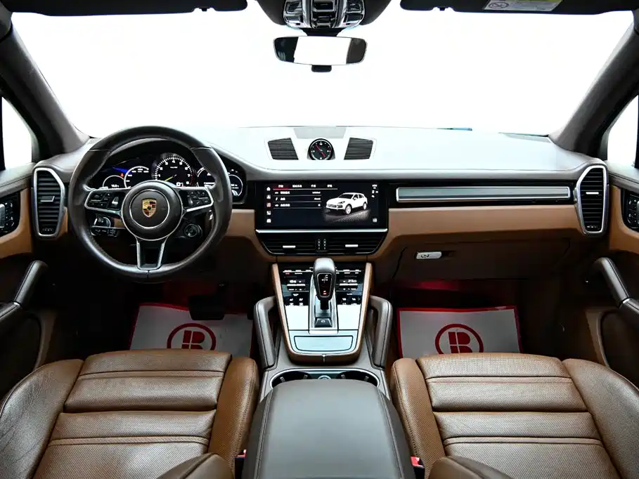 Cayenne New Energy 2023 Cayenne E-Hybrid 2.0T Platinum Edition купить на сайте DeffCars