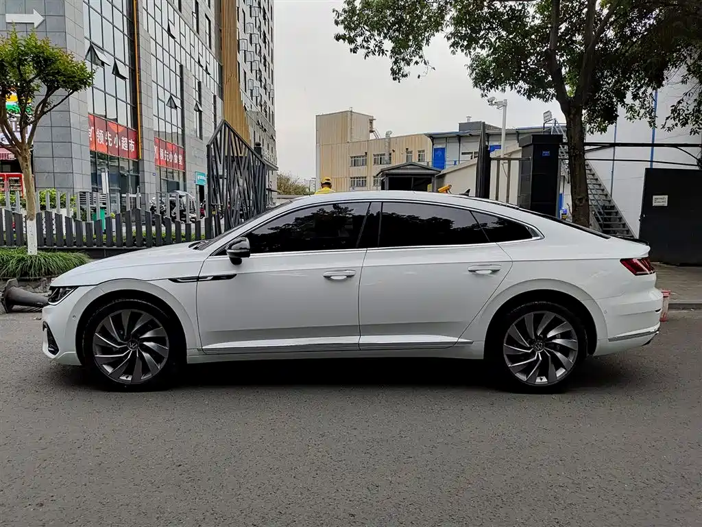 FAW-Volkswagen CC 2021 380TSI eye-catching version купить на сайте DeffCars