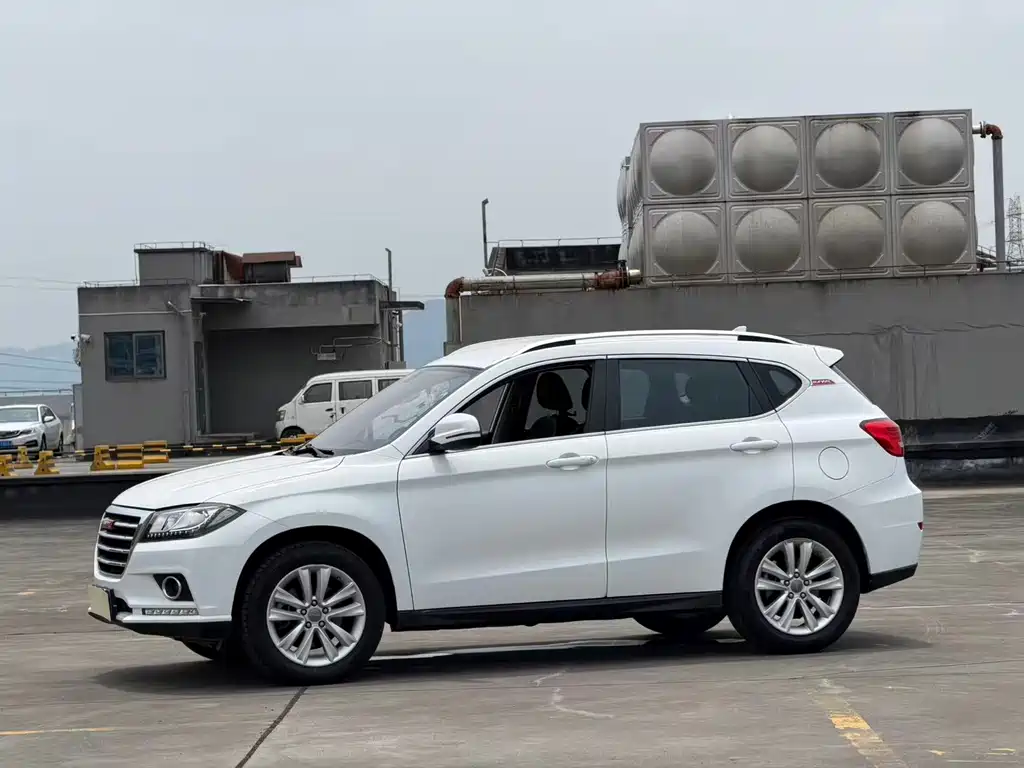 Haval H2 2015 1.5T automatic two-wheel drive elite version купить на сайте DeffCars