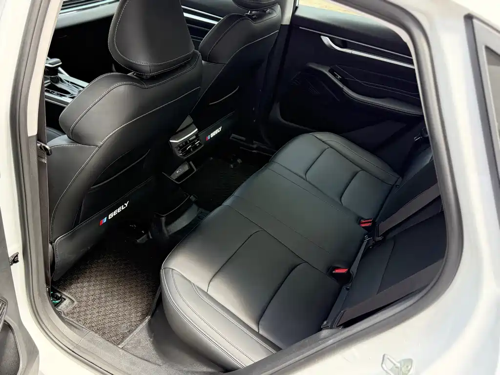 Emgrand 2025 4th generation 1.5L CVT premium model купить на сайте DeffCars
