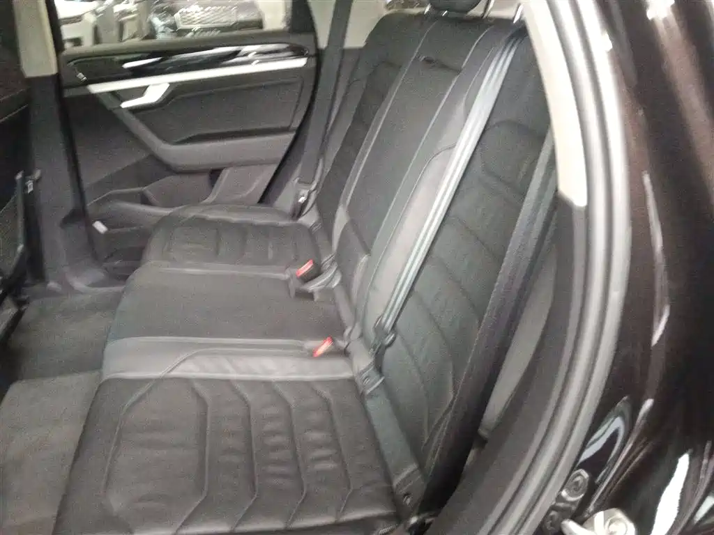 Touareg 2021 2.0TSI Pilot Special Edition купить на сайте DeffCars