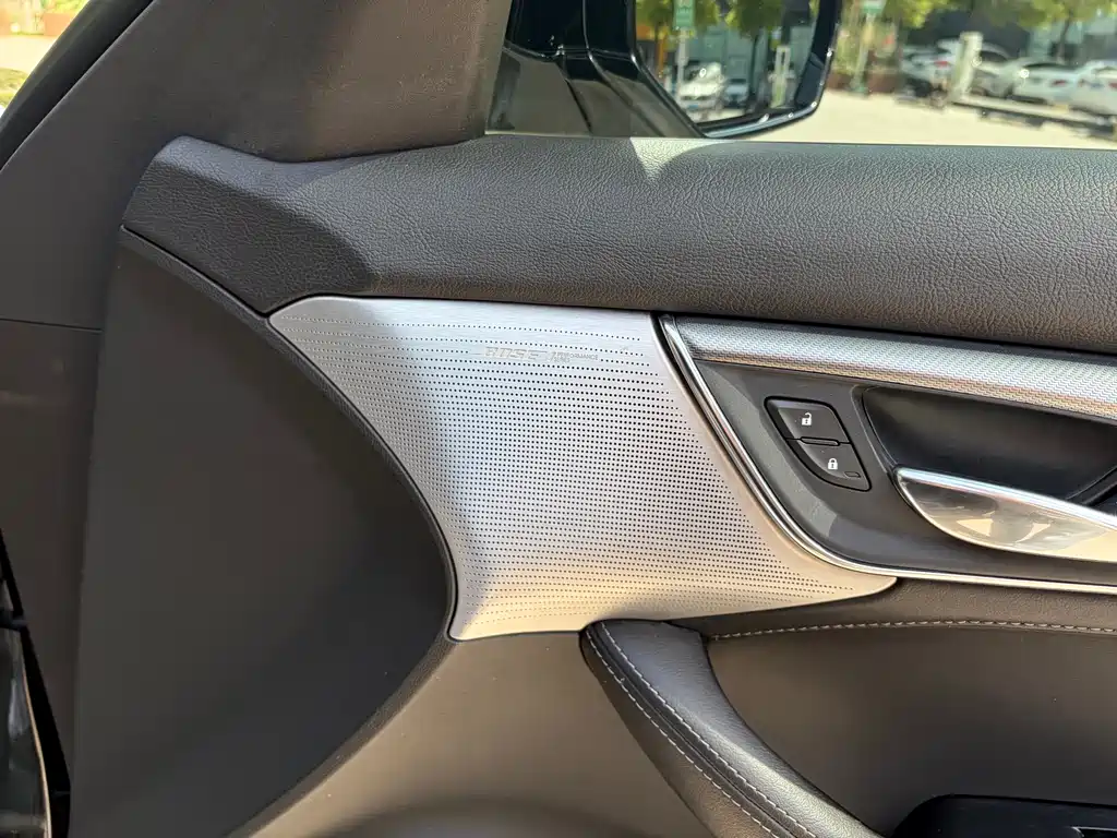 Cadillac CT5 2021 28T luxury model купить на сайте DeffCars
