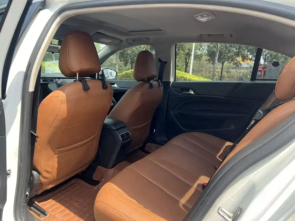 Peugeot 408 2016 1.6T automatic luxury version купить на сайте DeffCars