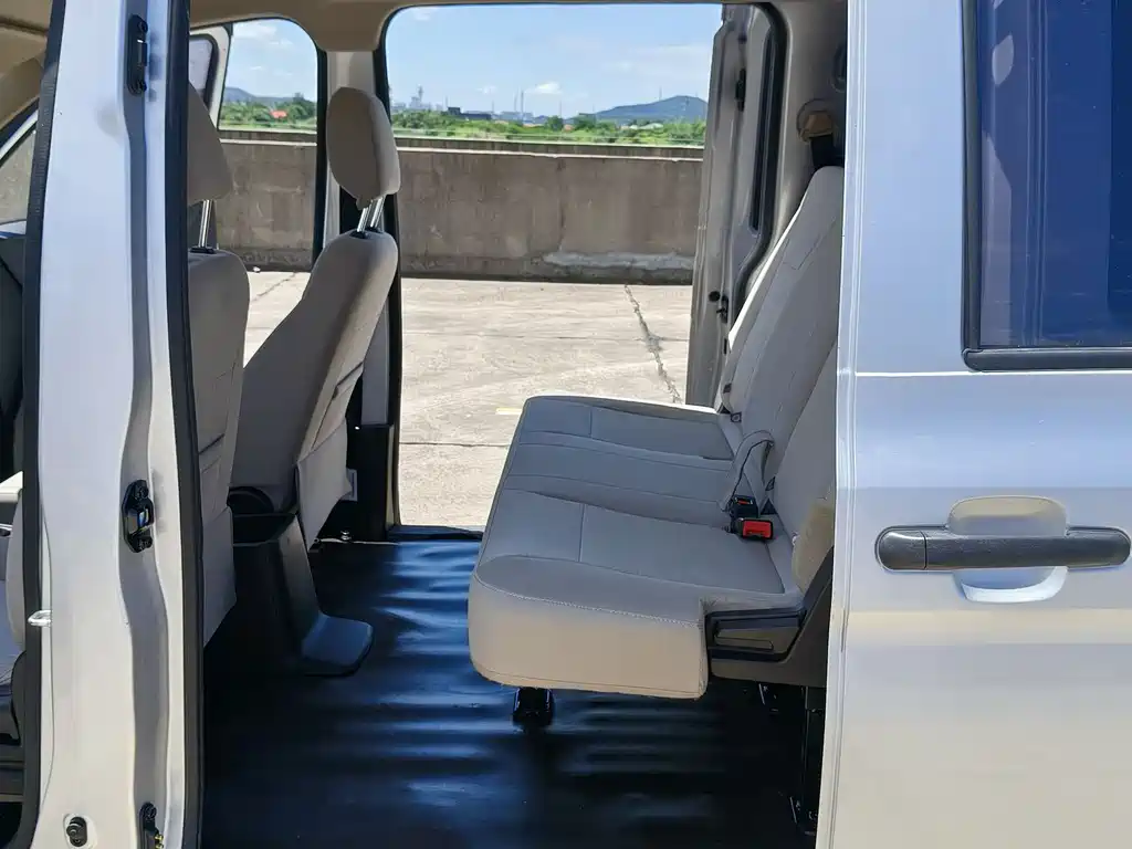 Wuling Hongguang V 2022 1.5L Jinqi version hydraulically assisted LAR купить на сайте DeffCars