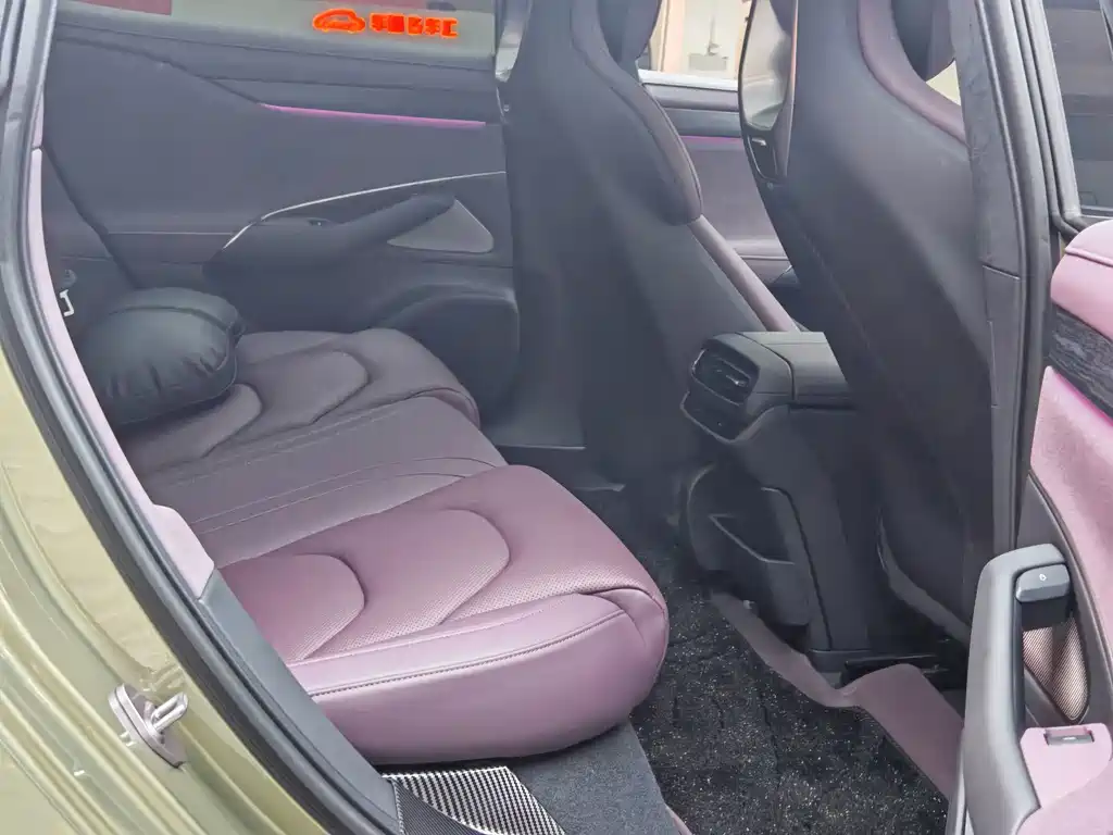 Xiaomi SU7 2024 four-wheel drive, ultra-long battery life, high-end smart driving Max version купить на сайте DeffCars