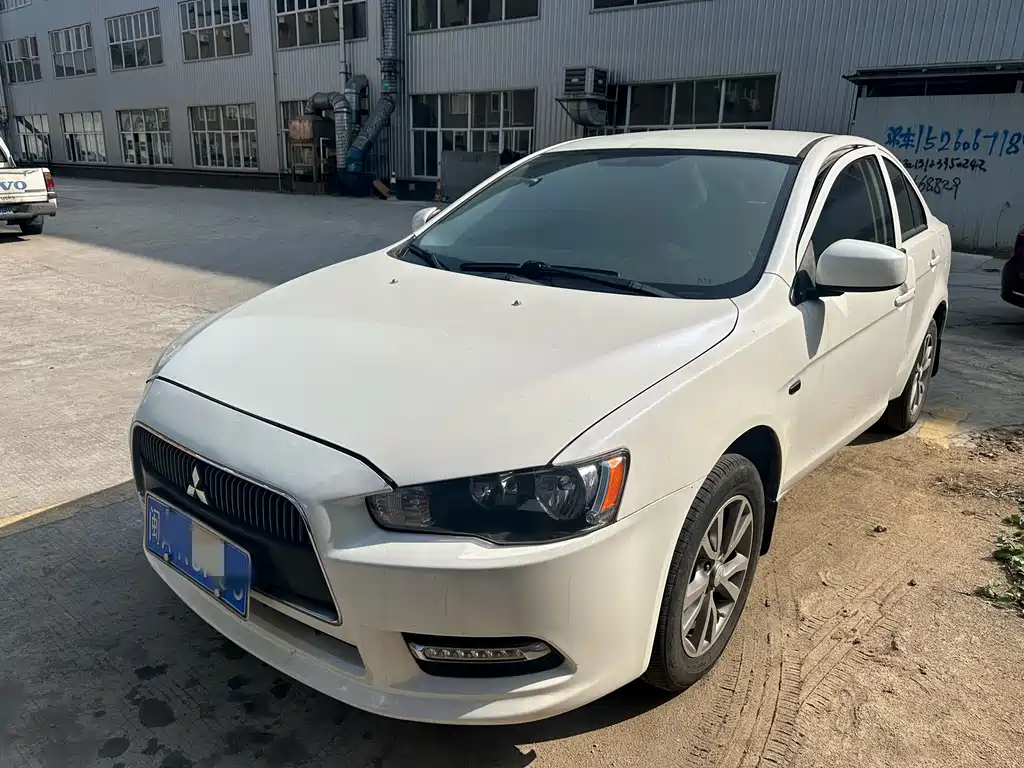 Yishen 2013 Fashion Edition 1.6L Manual Classic купить на сайте DeffCars