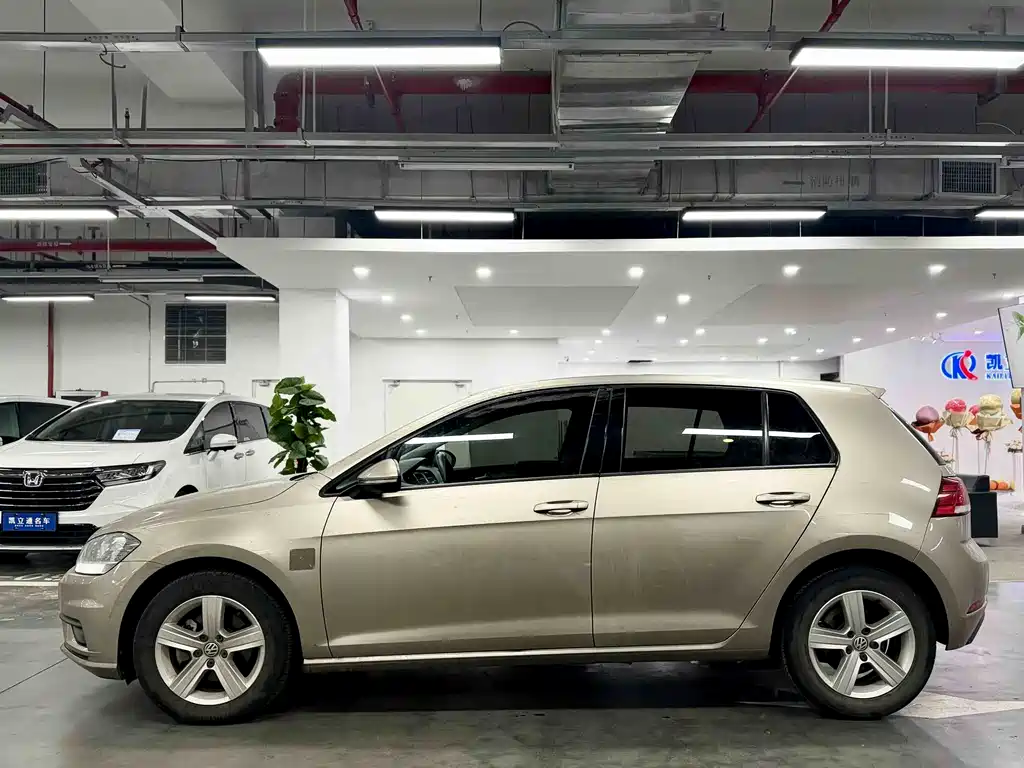 Golf 2018 1.6L automatic fashion model купить на сайте DeffCars